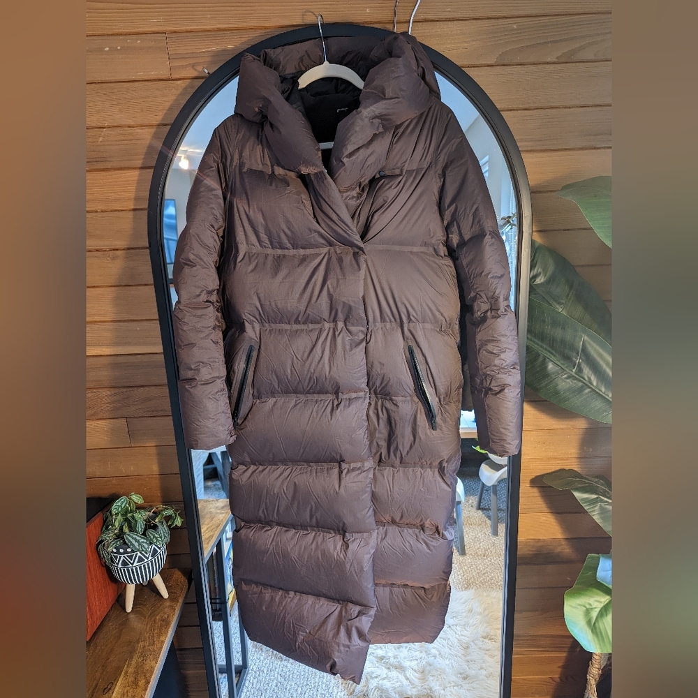Lululemon Cloudscape waterproof puffer jacket